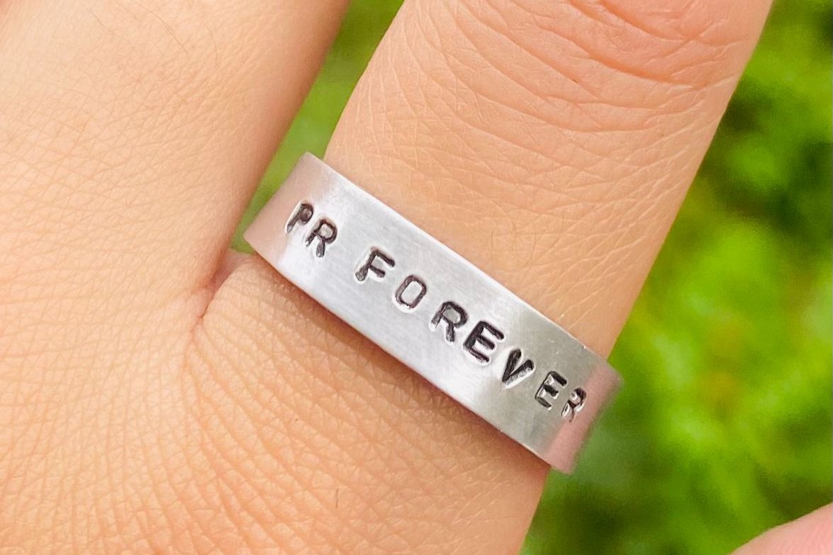 " Puertorriqueñas"Simple Ring