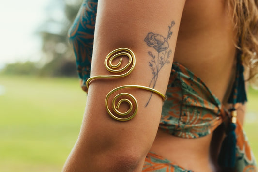Espiral Sencillo Dorado Arm Cuff