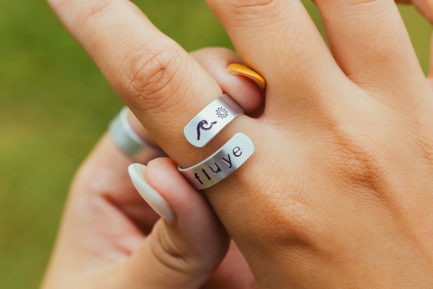 "Fluye" Double Ring