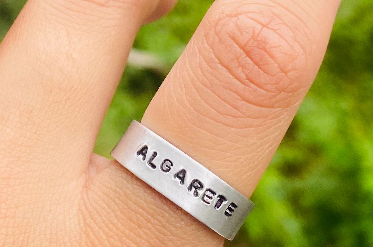 " Puertorriqueñas"Simple Ring
